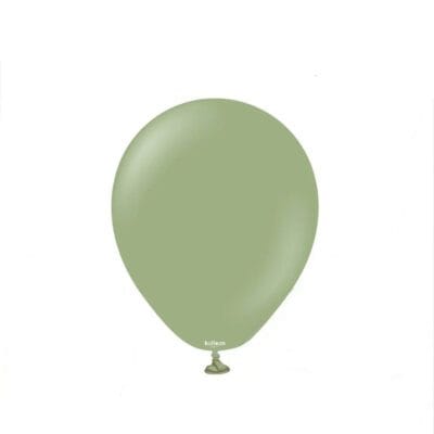 Zielony balon na białym tle
