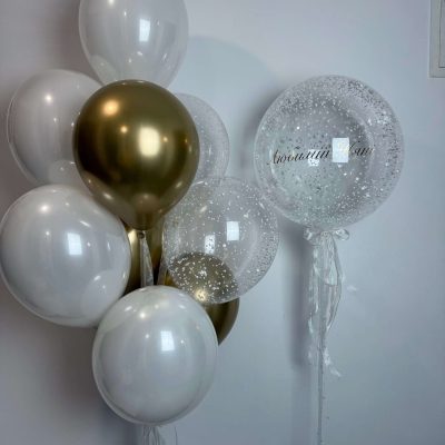 Balony w białym i złotym kolorze