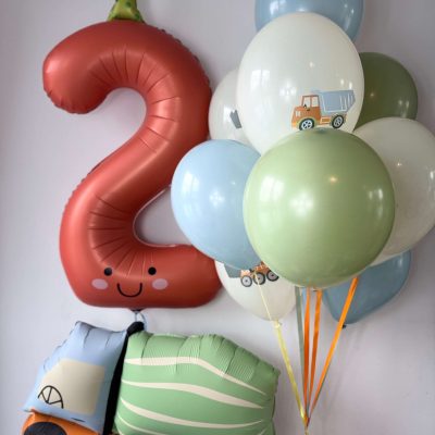 Zestaw balonów z betoniarką