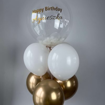 Elegancki bukiet balonów urodzinowych biało-złoty z balonem bubble, piórkami i personalizacją
